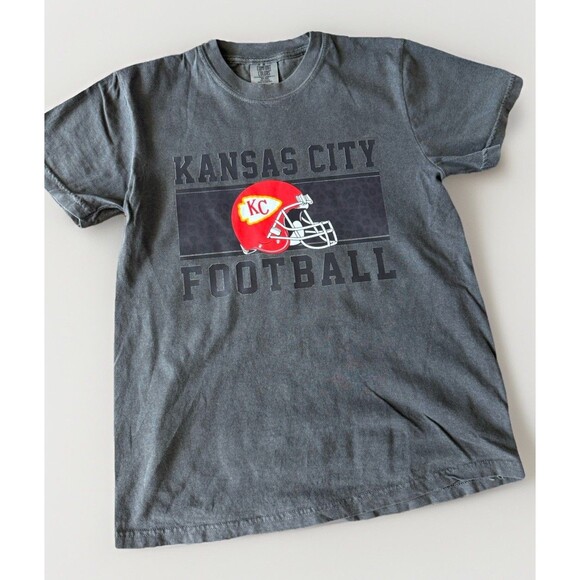 New - Comfort Colors - Small Kansas City Chiefs Tee - 100% Cotton - acid wash - Picture 1 of 2